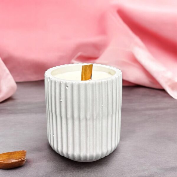 Świeca zapachowa sojowa Classic waniliowa w gipsowym kubku