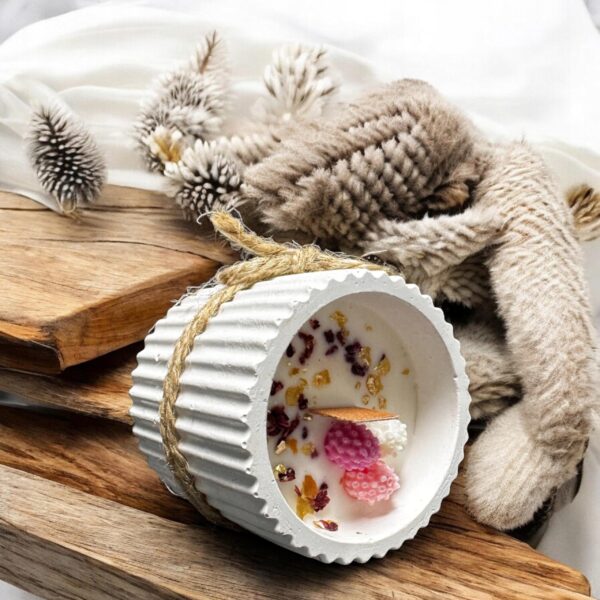 Świeca sojowa zapachowa MALINA w gipsowym kubku