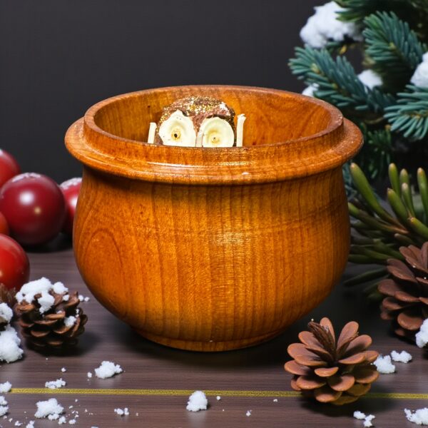 aee9c4a705b0104574f066b26bb4f675.jpg Świeca sojowa zapachowa ozdobna pomarańcza SOWA w drewnianej misie